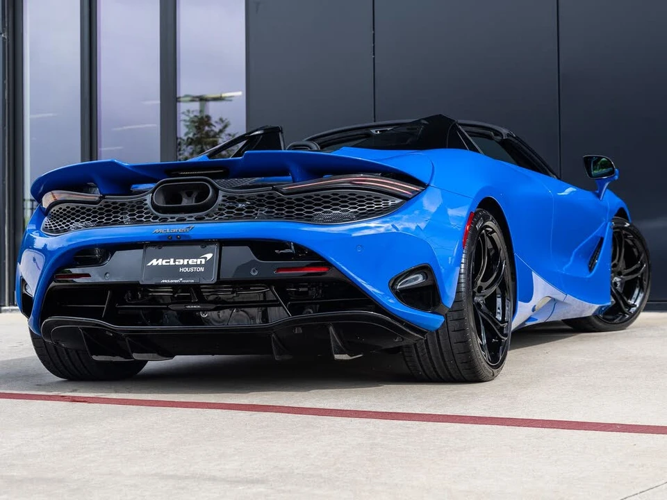 2026 McLaren 750S Spider - Image 9 of 31