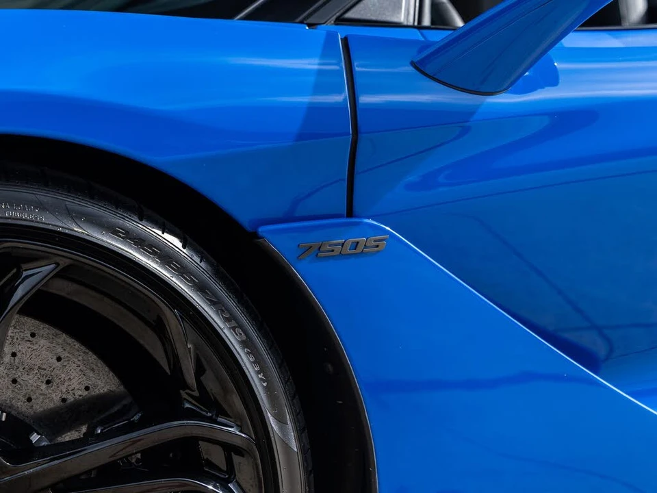 2026 McLaren 750S Spider - Image 16 of 31