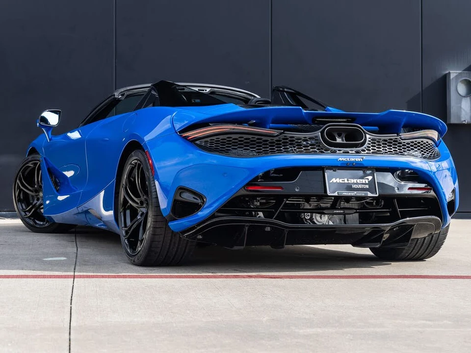 2026 McLaren 750S Spider - Image 7 of 31