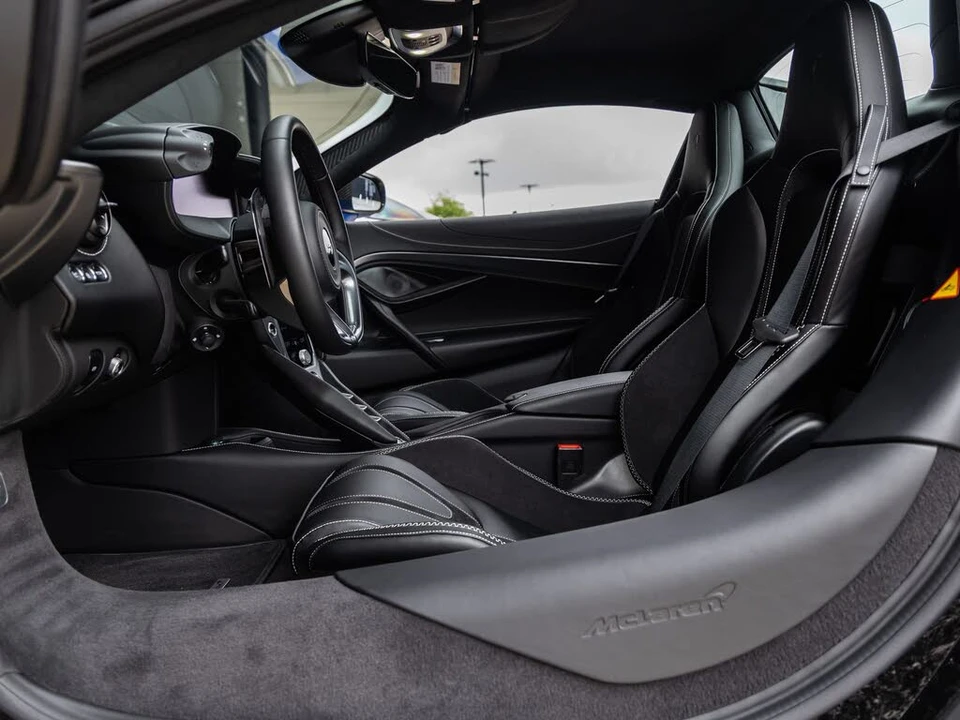 2026 McLaren 750S Spider - Image 27 of 31