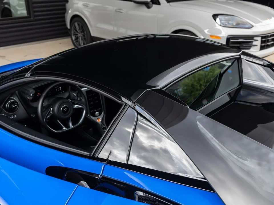 2026 McLaren 750S Spider - Image 23 of 31