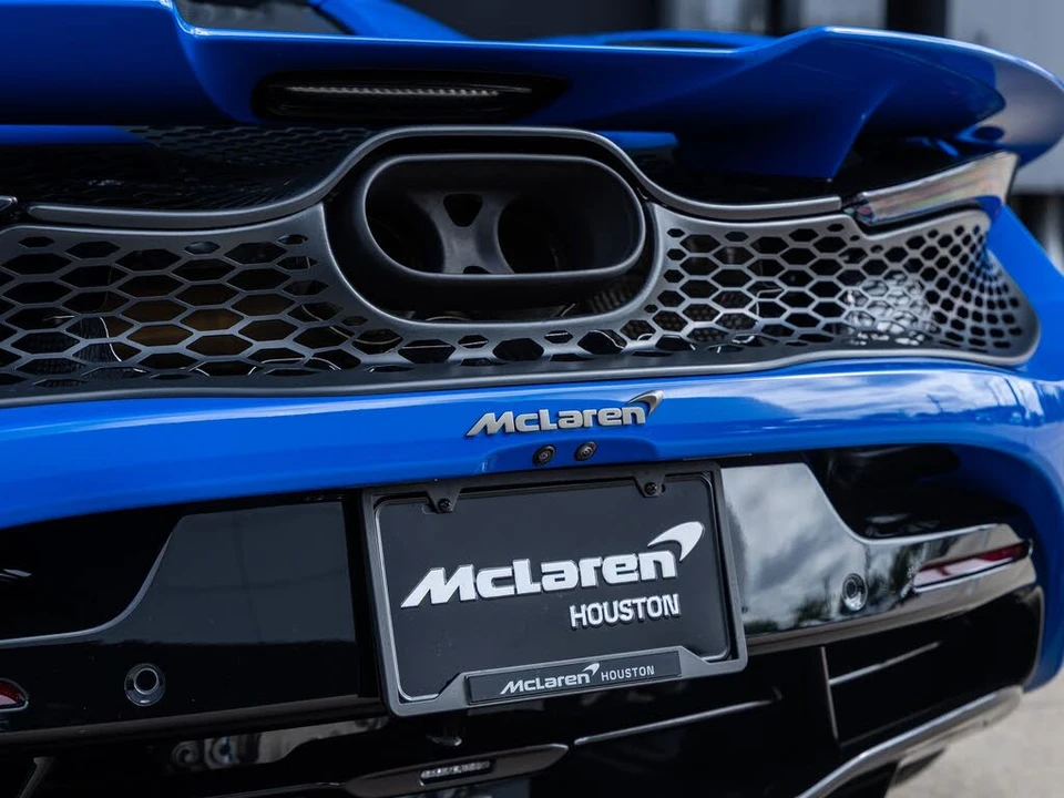 2026 McLaren 750S Spider - Image 14 of 31