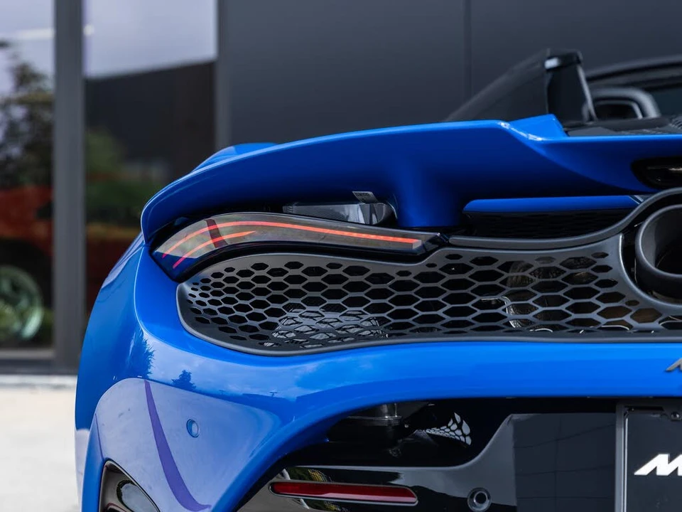 2026 McLaren 750S Spider - Image 13 of 31