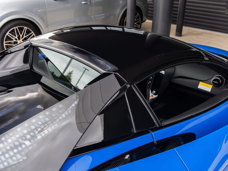 2026 McLaren 750S Spider - Image 24 of 31
