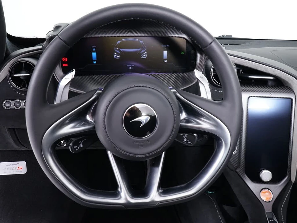 2026 McLaren 750S Spider - Image 22 of 29