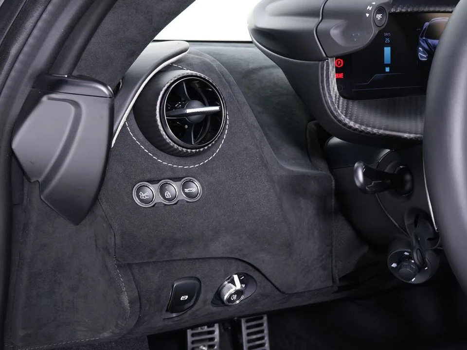 2026 McLaren 750S Spider - Image 29 of 29