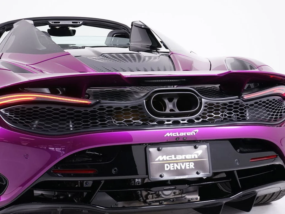 2026 McLaren 750S Spider - Image 21 of 29