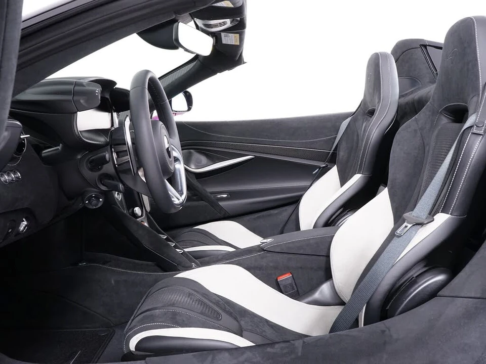 2026 McLaren 750S Spider - Image 4 of 29