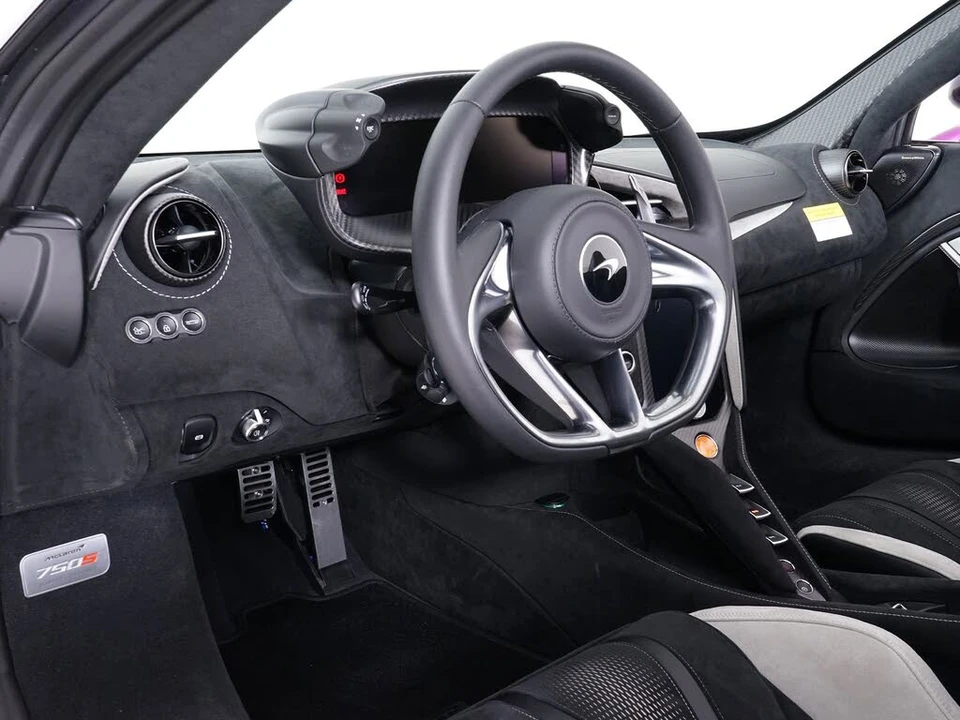2026 McLaren 750S Spider - Image 5 of 29