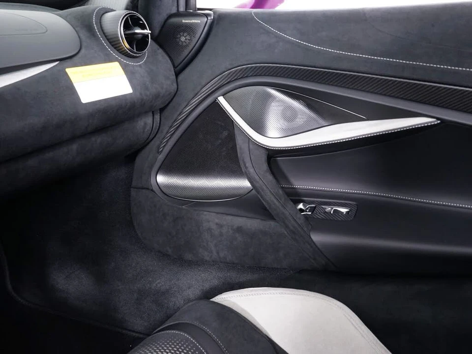 2026 McLaren 750S Spider - Image 24 of 29