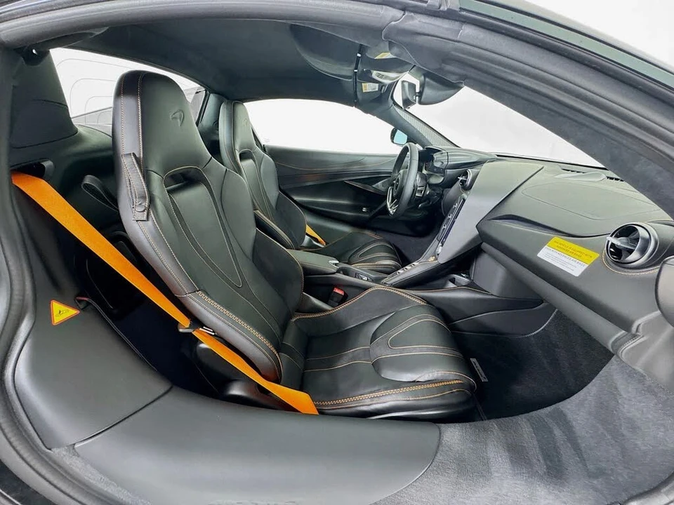 2026 McLaren 750S Spider - Image 23 of 26