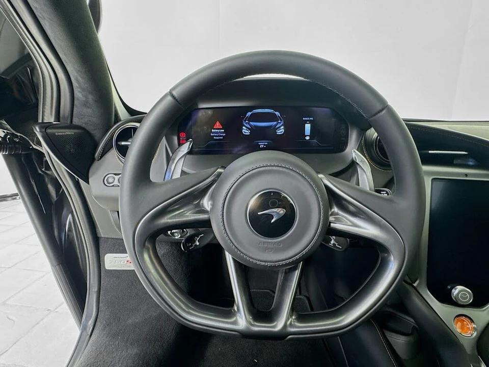 2026 McLaren 750S Spider - Image 11 of 26