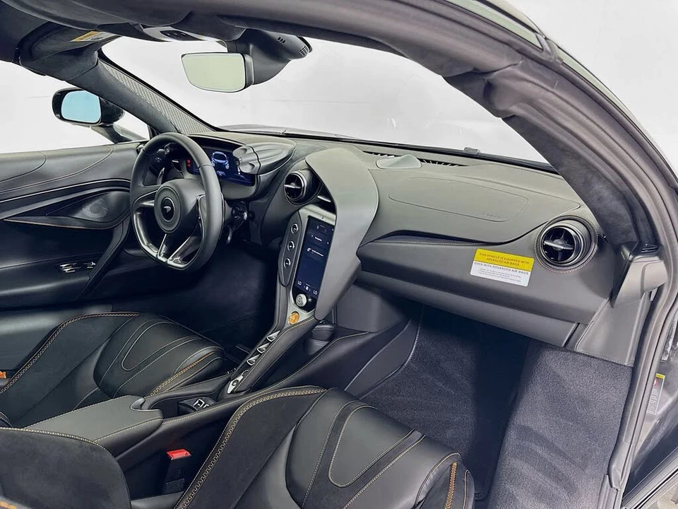 2026 McLaren 750S Spider - Image 24 of 26