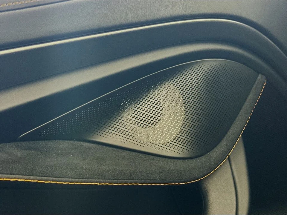2026 McLaren 750S Spider - Image 17 of 26