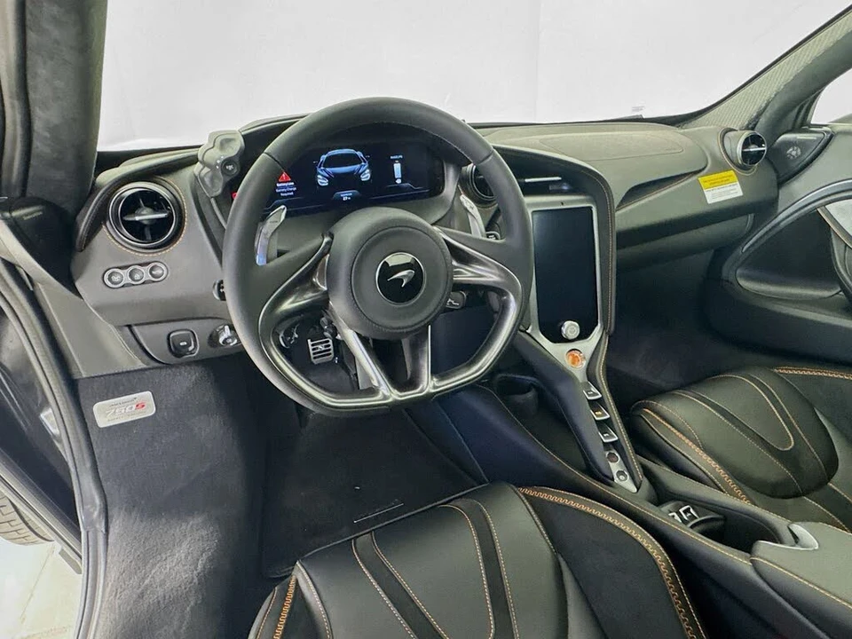 2026 McLaren 750S Spider - Image 21 of 26