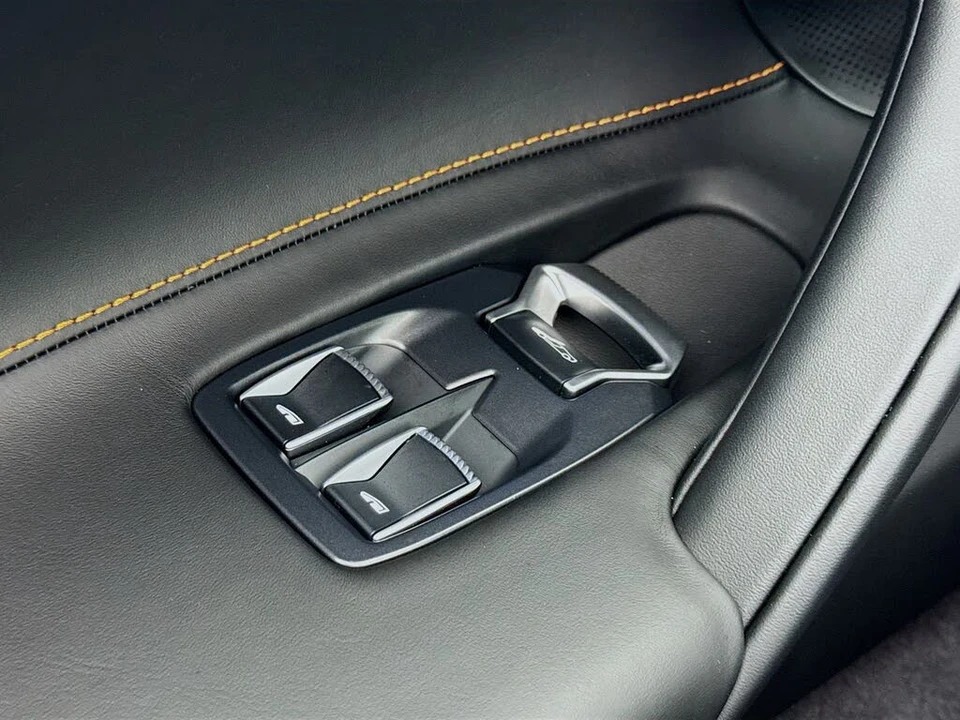 2026 McLaren 750S Spider - Image 16 of 26