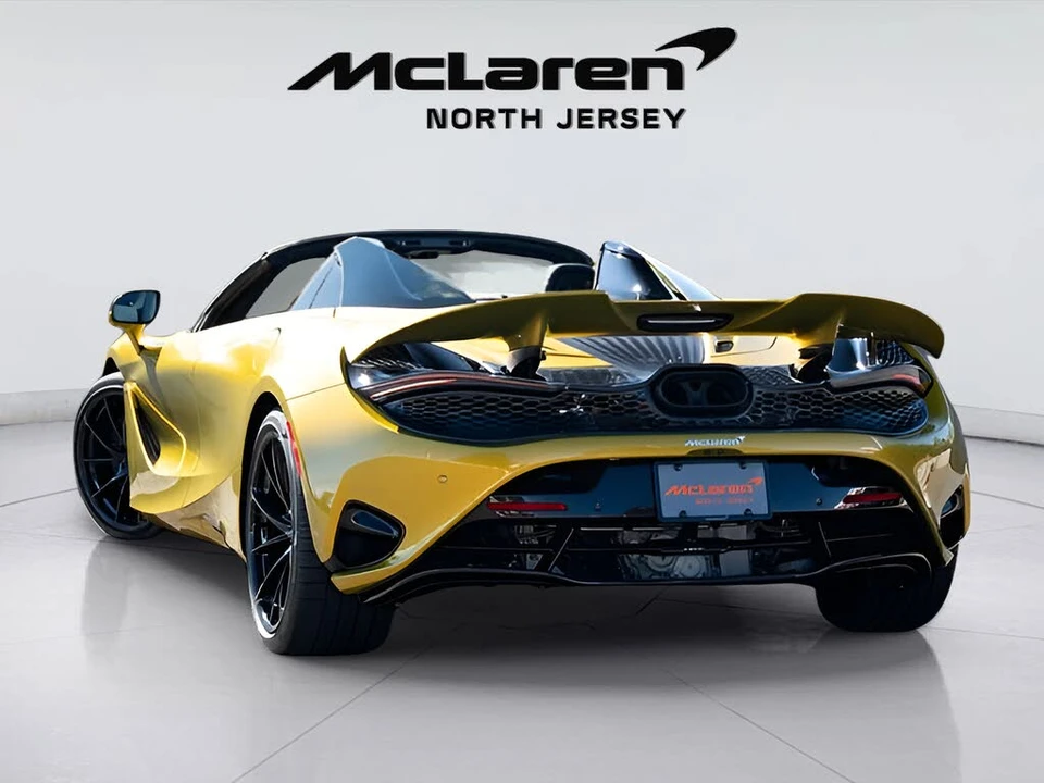 2026 McLaren 750S Spider - Image 24 of 31
