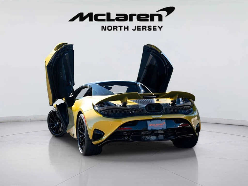 2026 McLaren 750S Spider - Image 27 of 31