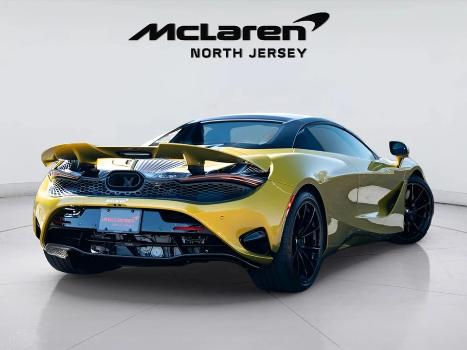 2026 McLaren 750S Spider - Image 19 of 31