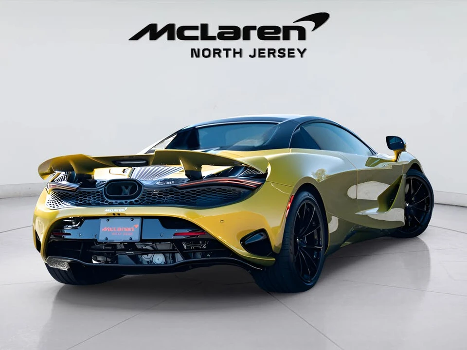 2026 McLaren 750S Spider - Image 23 of 31