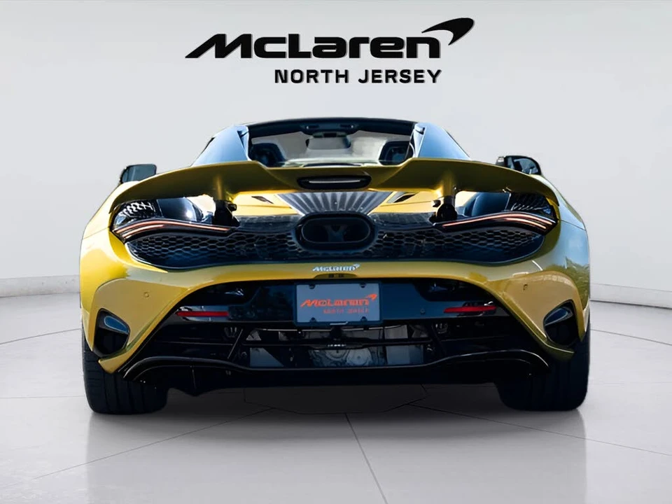 2026 McLaren 750S Spider - Image 21 of 31
