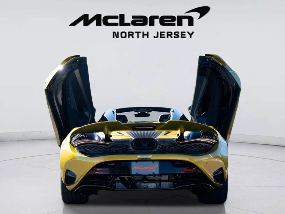 2026 McLaren 750S Spider - Image 26 of 31