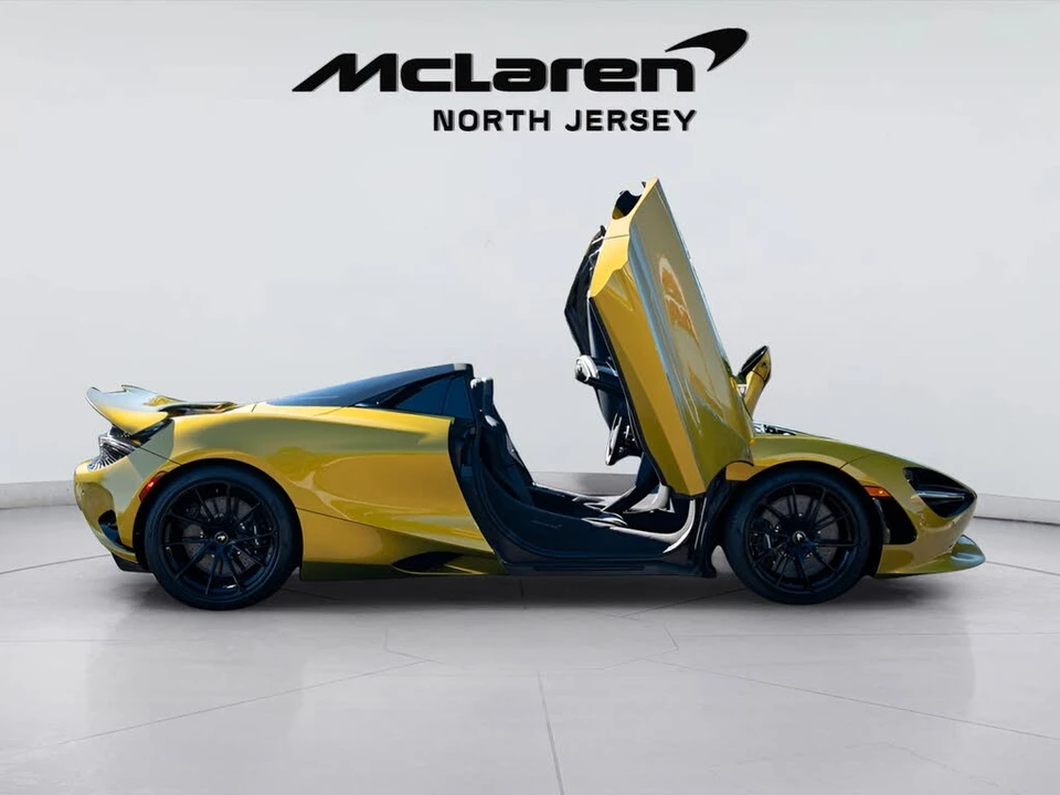 2026 McLaren 750S Spider - Image 17 of 31