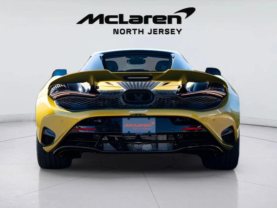 2026 McLaren 750S Spider - Image 27 of 31