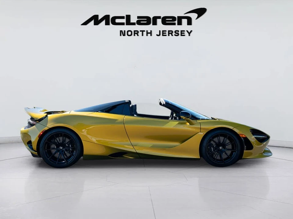 2026 McLaren 750S Spider - Image 16 of 31