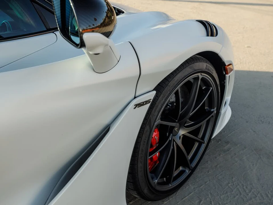 2026 McLaren 750S Spider - Image 17 of 31