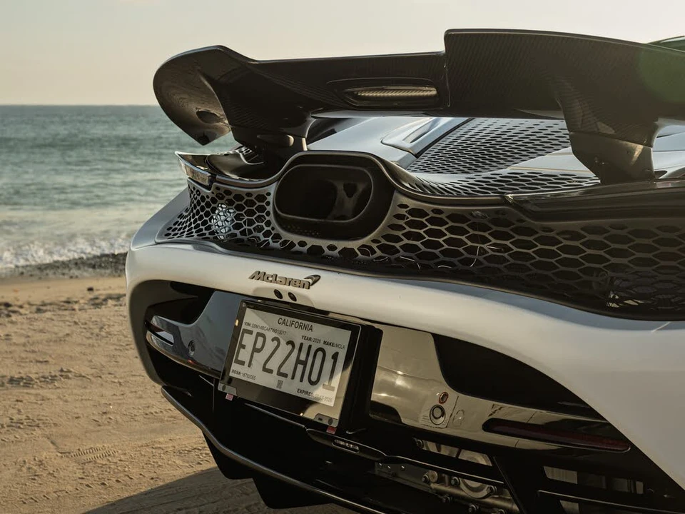 2026 McLaren 750S Spider - Image 29 of 31