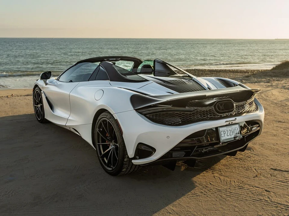 2026 McLaren 750S Spider - Image 8 of 31