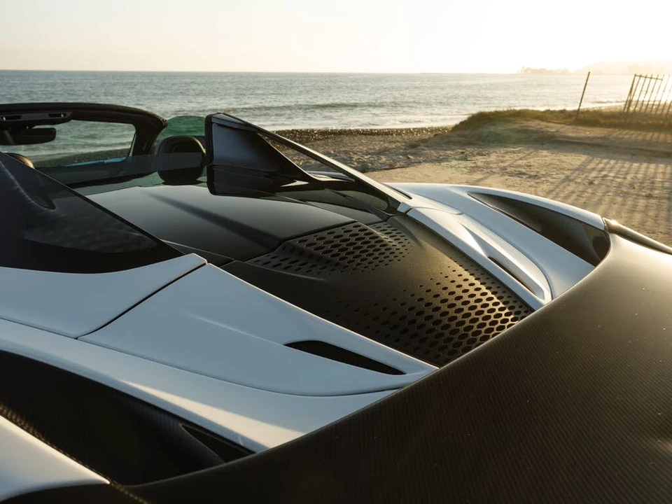 2026 McLaren 750S Spider - Image 19 of 31
