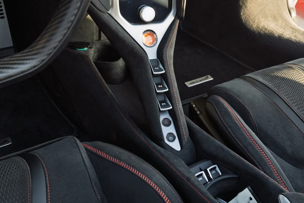 2026 McLaren 750S Spider - Image 27 of 31