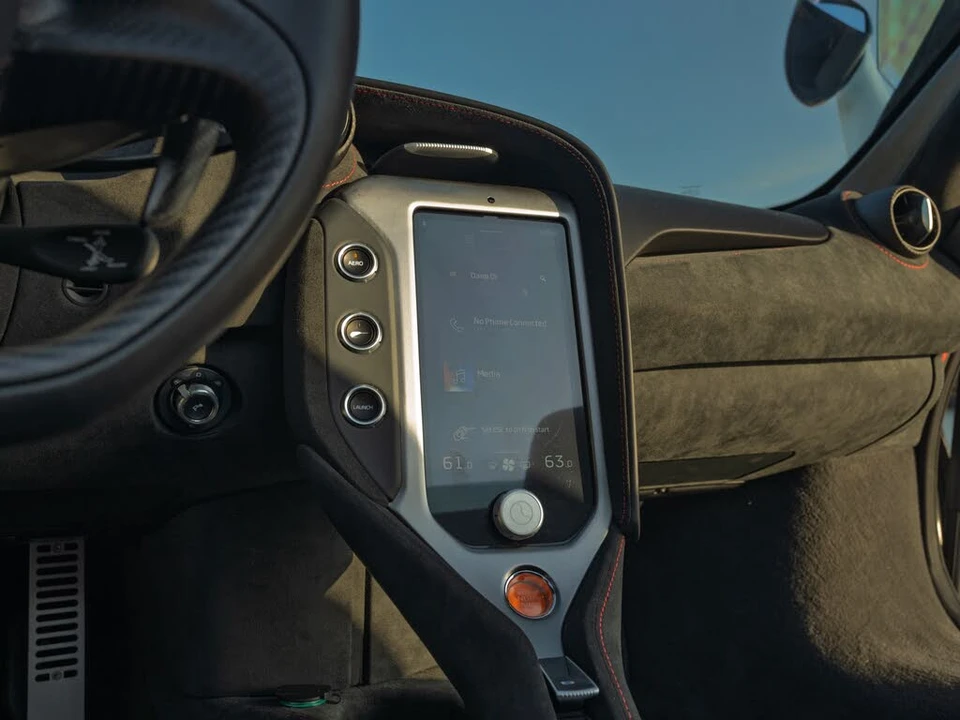 2026 McLaren 750S Spider - Image 26 of 31