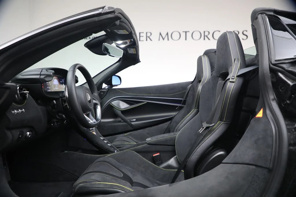 2026 McLaren 750S Spider - Image 23 of 31