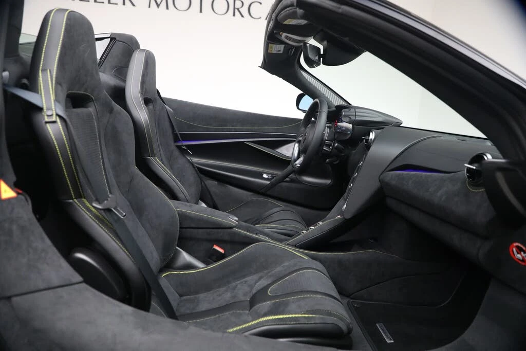 2026 McLaren 750S Spider - Image 26 of 31
