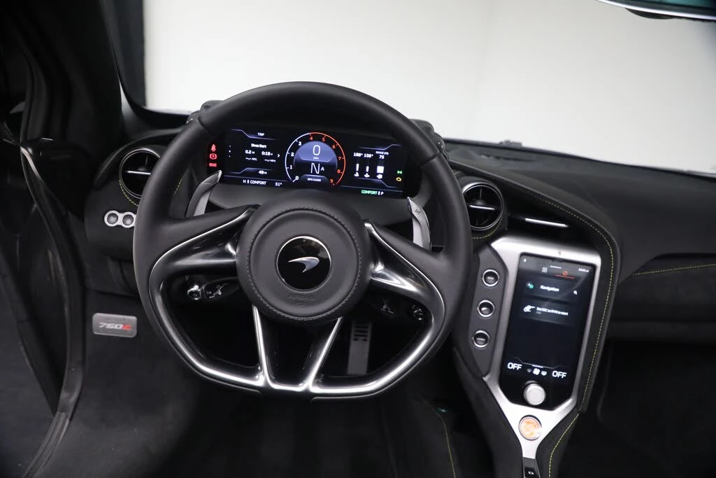 2026 McLaren 750S Spider - Image 28 of 31