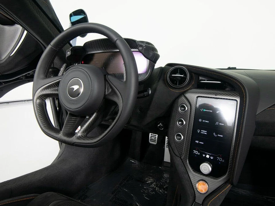 2026 McLaren 750S Spider - Image 27 of 31