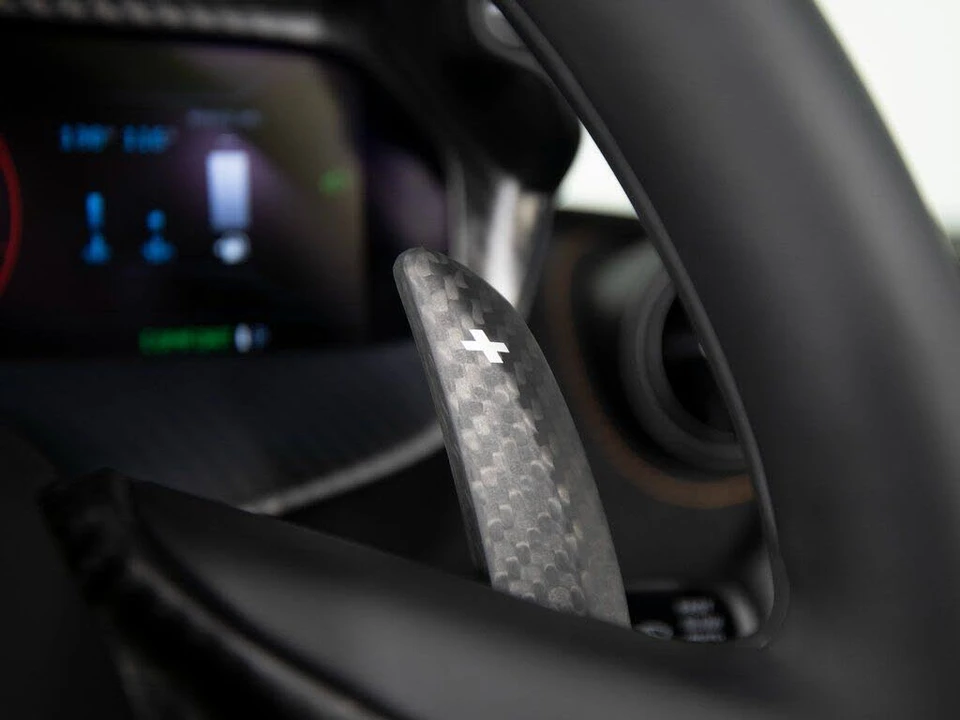 2026 McLaren 750S Spider - Image 18 of 31
