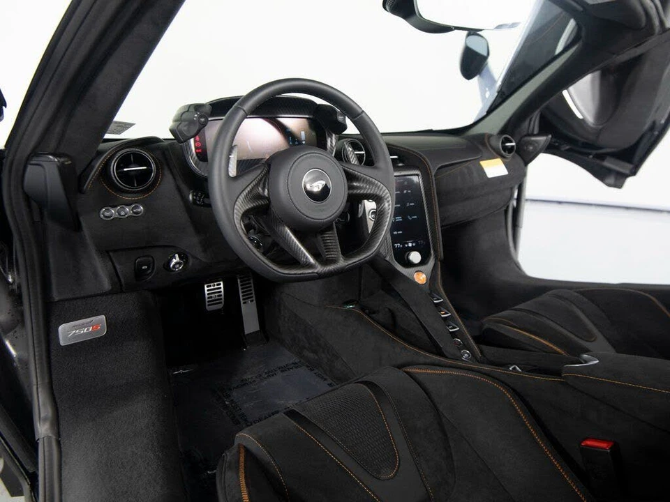 2026 McLaren 750S Spider - Image 15 of 31