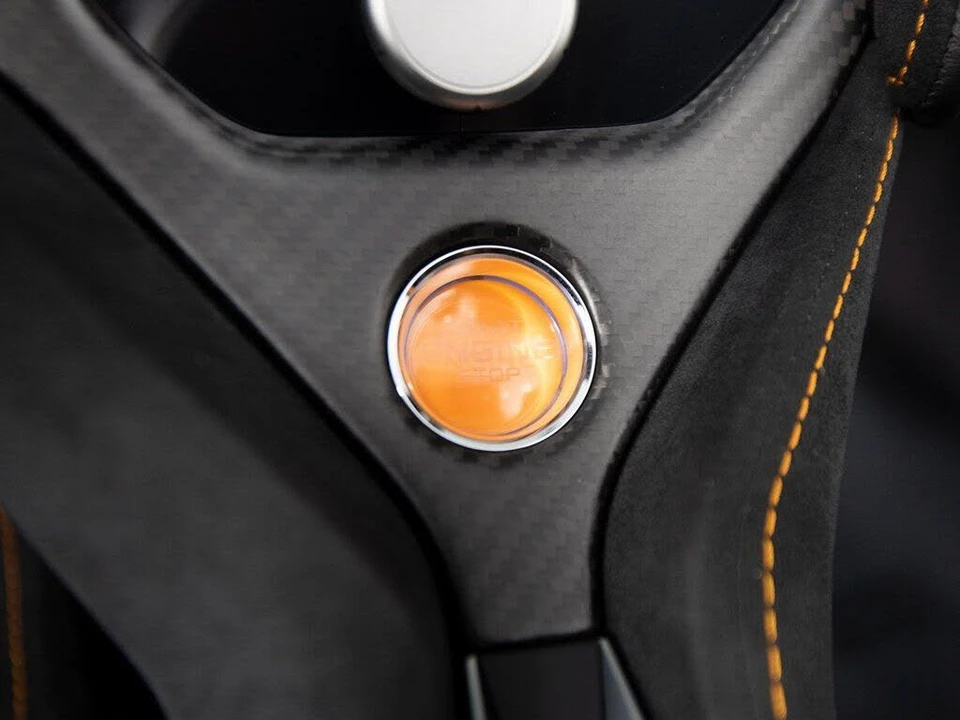 2026 McLaren 750S Spider - Image 23 of 31