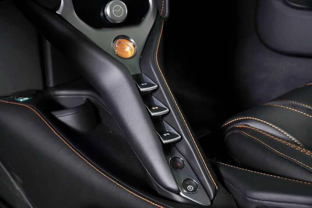 2026 McLaren 750S Spider - Image 21 of 31