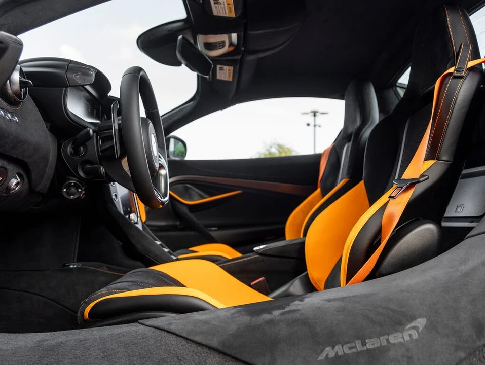 2026 McLaren 750S Spider - Image 24 of 31