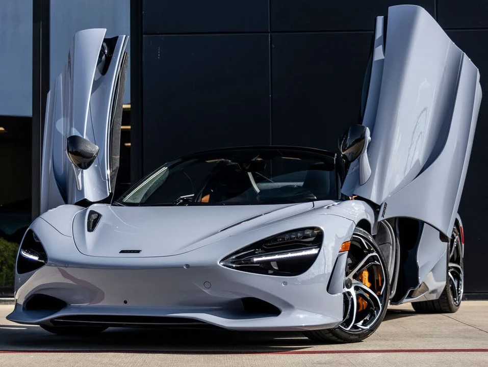 2026 McLaren 750S Spider - Image 2 of 31