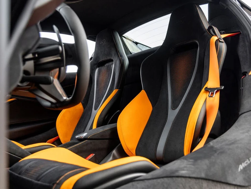2026 McLaren 750S Spider - Image 27 of 31