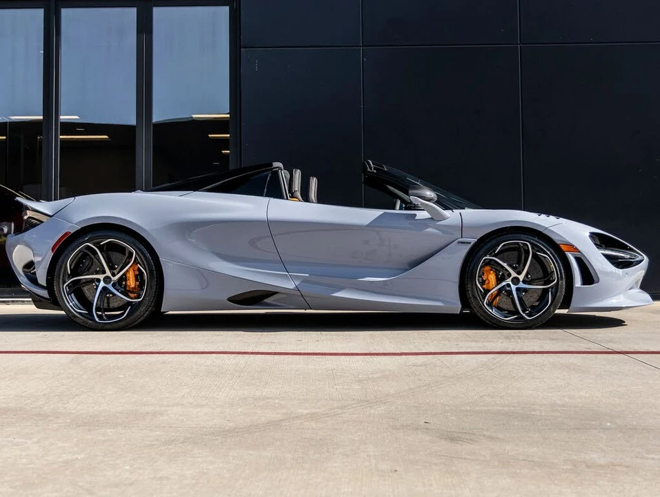 2026 McLaren 750S Spider - Image 12 of 31