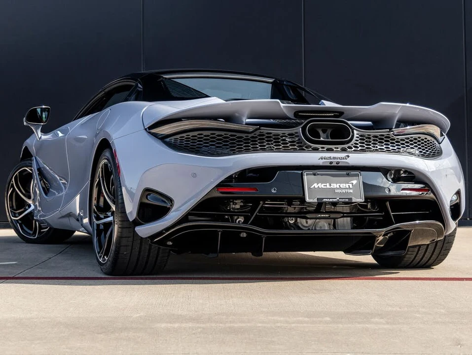 2026 McLaren 750S Spider - Image 7 of 31