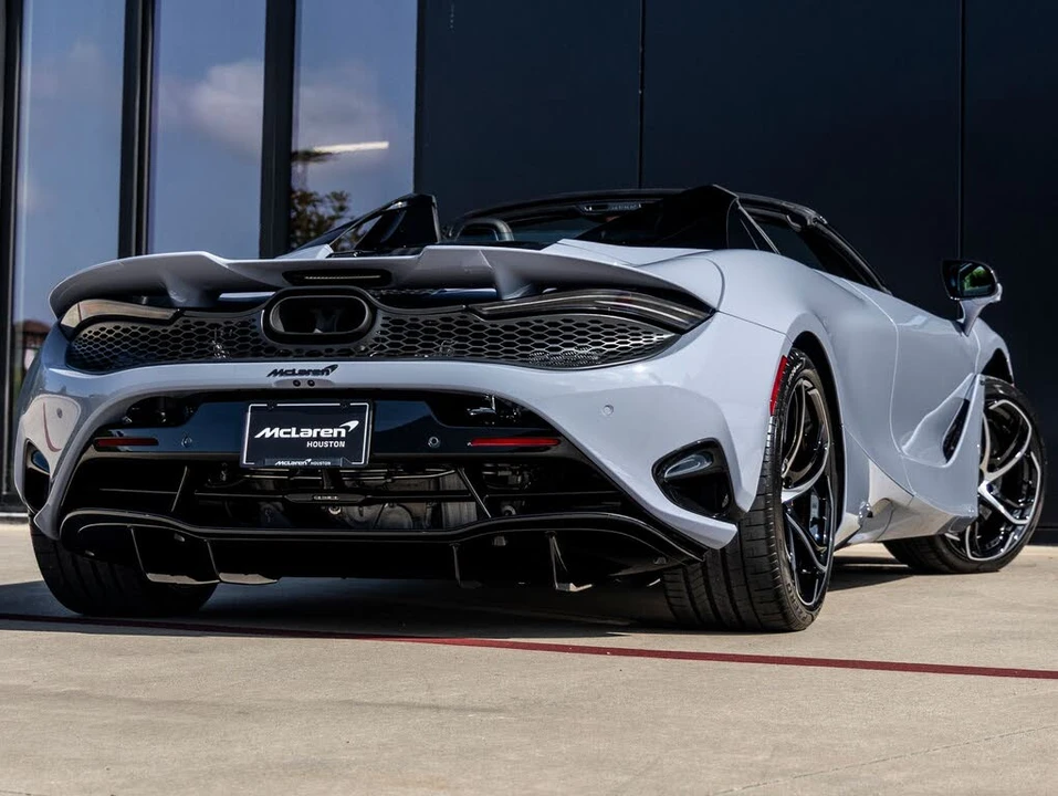 2026 McLaren 750S Spider - Image 10 of 31