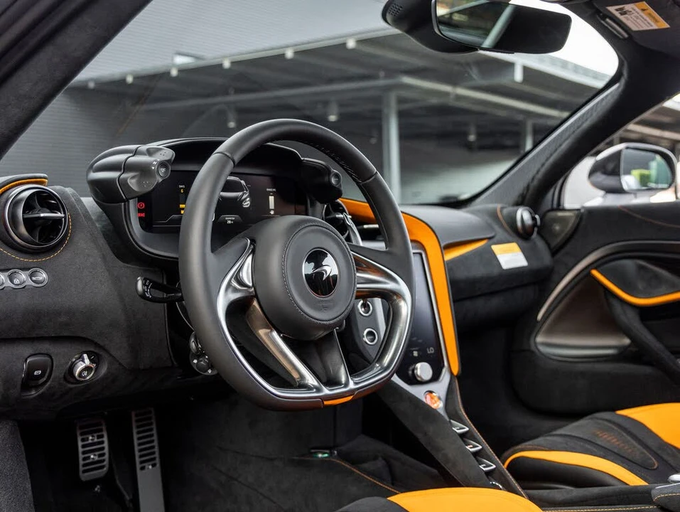 2026 McLaren 750S Spider - Image 28 of 31